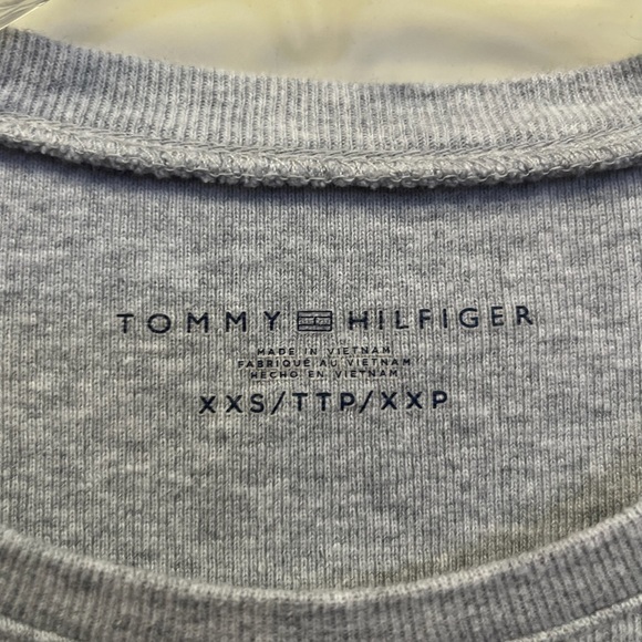 🚨CLEARANCE 0124-100 TOMMY Hilfiger Long Sleeve Top - Picture 3 of 3
